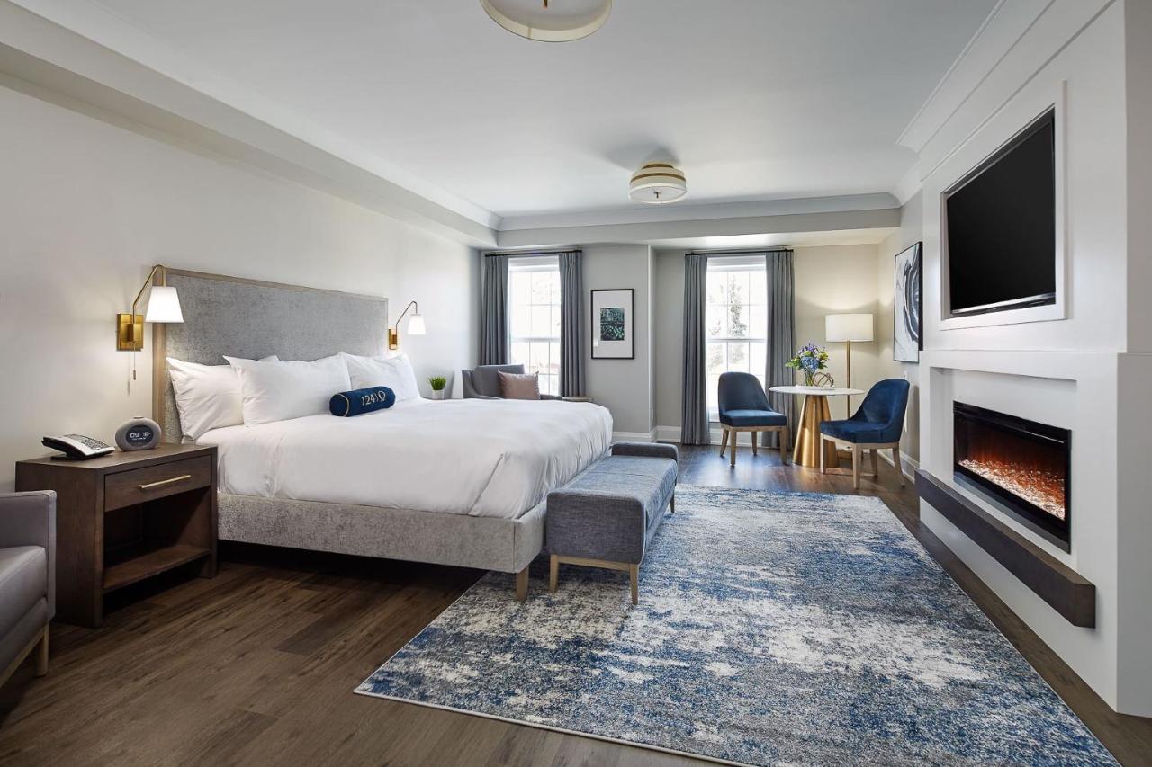 124 On Queen Hotel & Spa Niagara-on-the-Lake Exteriér fotografie A guest room at the Hotel Commonwealth