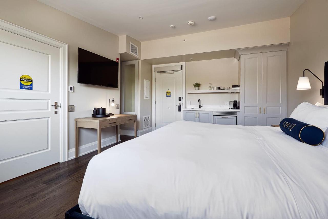 124 On Queen Hotel & Spa Niagara-on-the-Lake Exteriér fotografie A room at the Hotel Casa 900