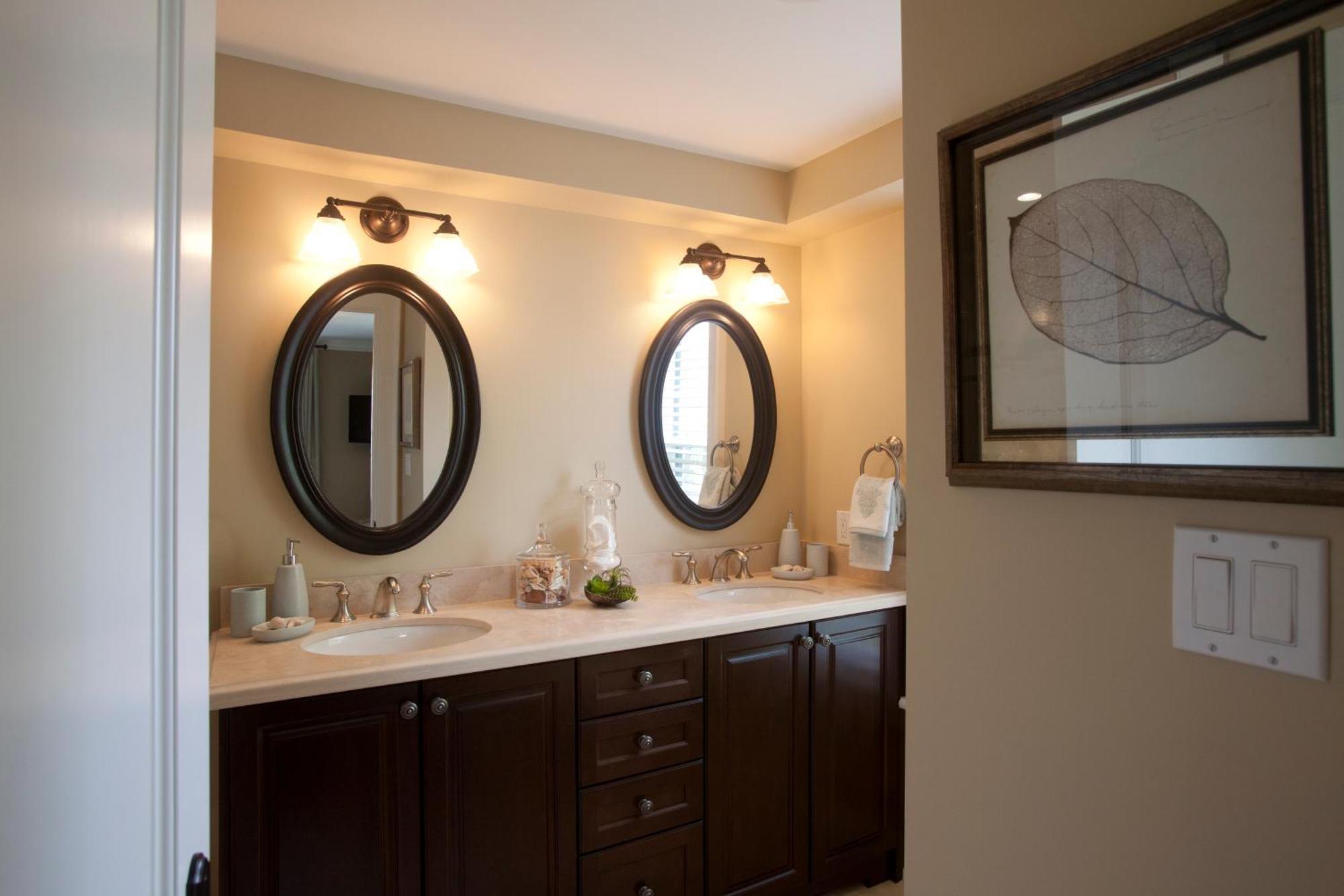 124 On Queen Hotel & Spa Niagara-on-the-Lake Exteriér fotografie A bathroom vanity