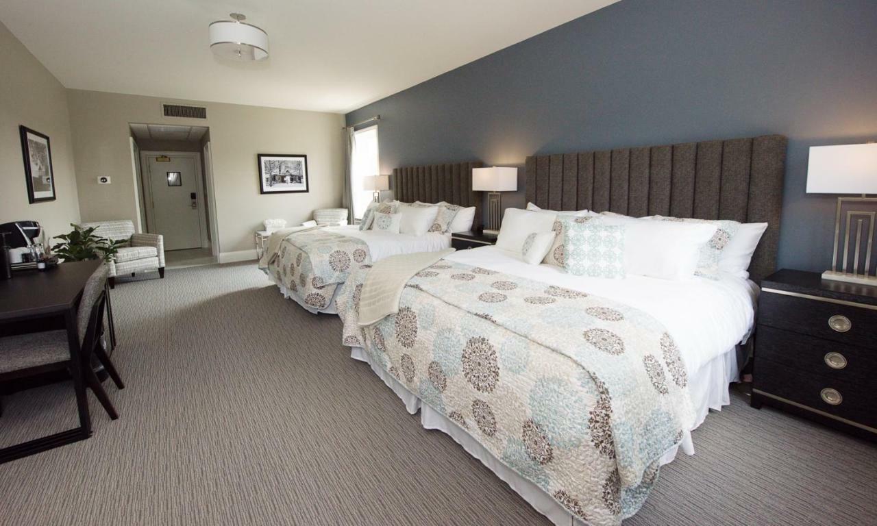 124 On Queen Hotel & Spa Niagara-on-the-Lake Exteriér fotografie A guest room at the Hotel Vermont