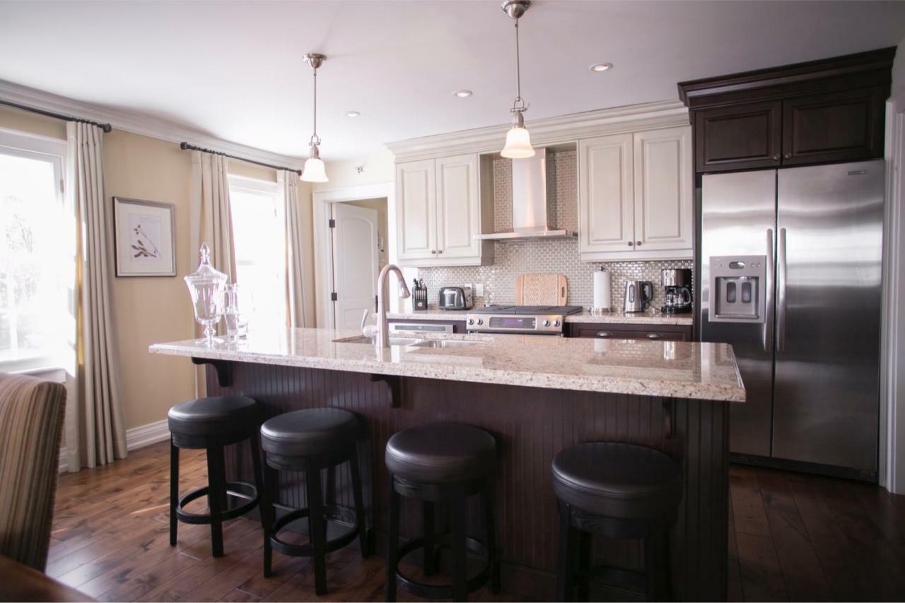 124 On Queen Hotel & Spa Niagara-on-the-Lake Exteriér fotografie A kitchen with a granite island